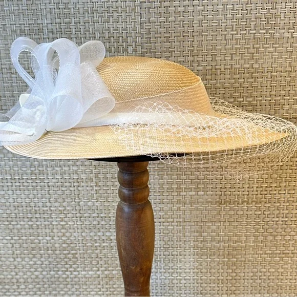 VTG 1980s-90s Wide Brim Straw Veiled Hat w/ Back Bow USA